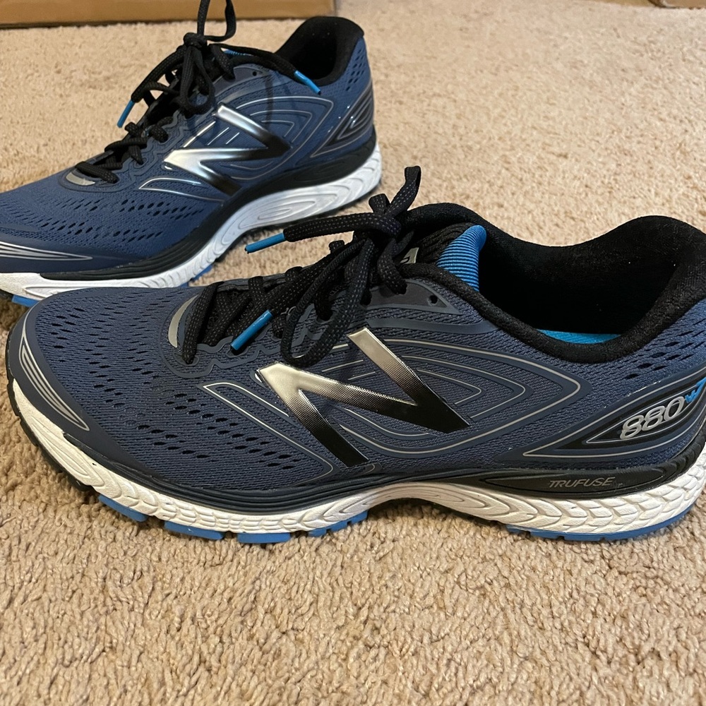 New Balance 880 v7 (men’s 9.5)